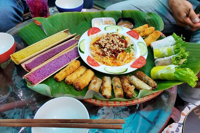 Hanoi Michelin Star Walking Food Tour & Train Street - Egg coffee, bia hoi, and chè after dark
