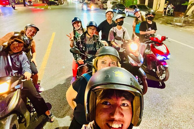Hanoi Motorbike Street Food Tour With Sightseeing - Thong Nhat Park and Everyday Hanoi