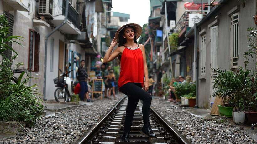 HANOI: MOTORBIKING TO TRAIN STREET & STREET FOOD TASTING - Why this scooter tour works well in Hanoi