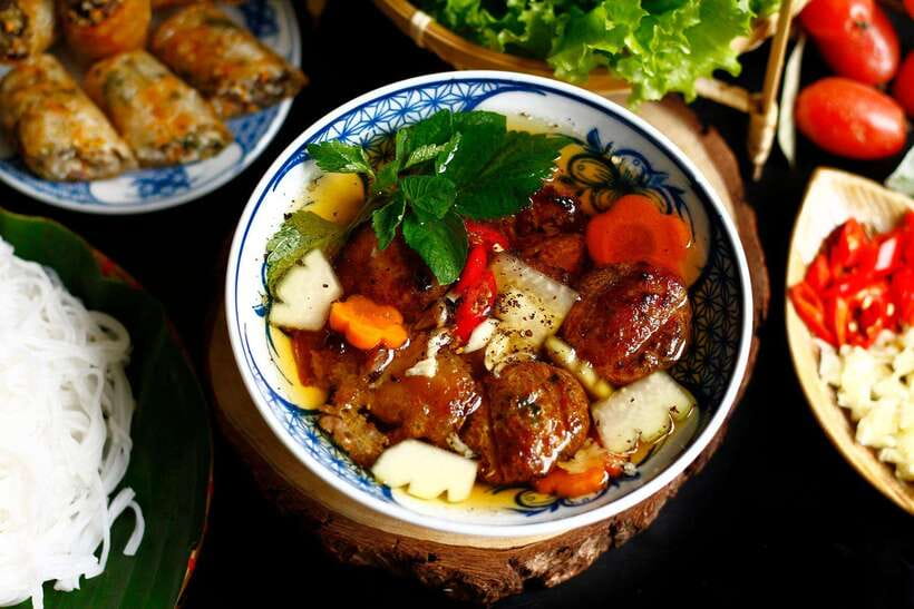HANOI: MOTORBIKING TO TRAIN STREET & STREET FOOD TASTING - What the small group and easy rider setup mean