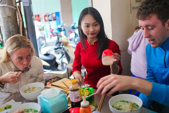 Hanoi Night Market and Street Food Tour - Live music and the market after dark