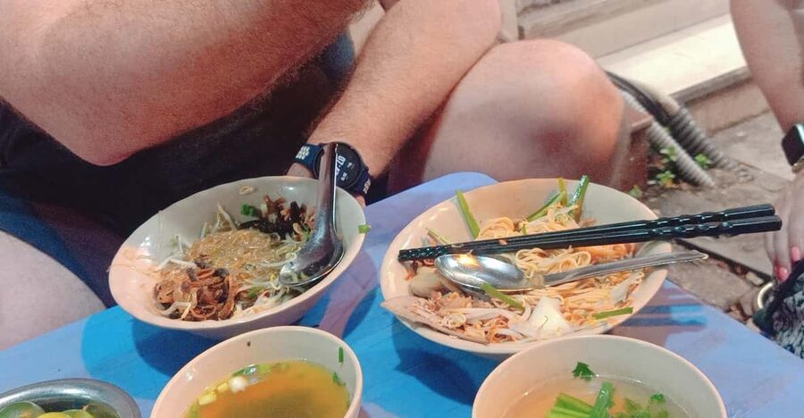 Hanoi: Old Quarter Street Food Walking Tour with 10 Tastings - Key points at a glance