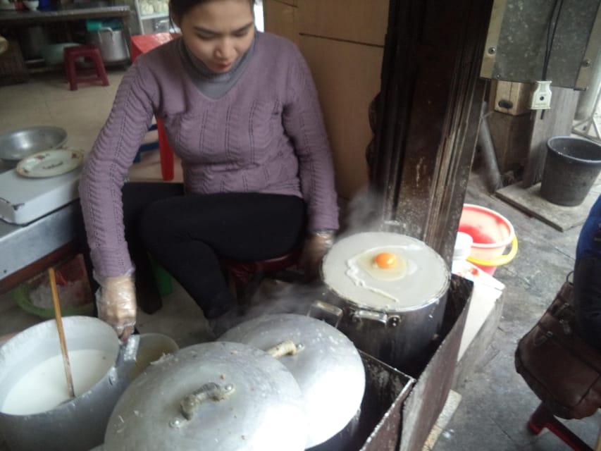 Hanoi: Old Quarter Street Food Walking Tour with 10 Tastings - Starting beside Hanoi’s Old Quarter market
