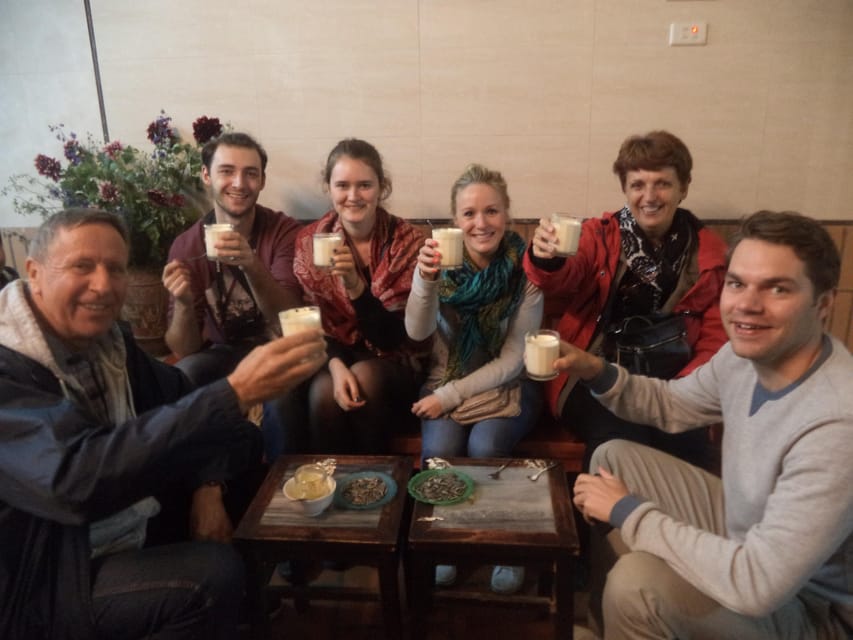 Hanoi: Old Quarter Street Food Walking Tour with 10 Tastings - Banh cuon and the craft of rice rolls