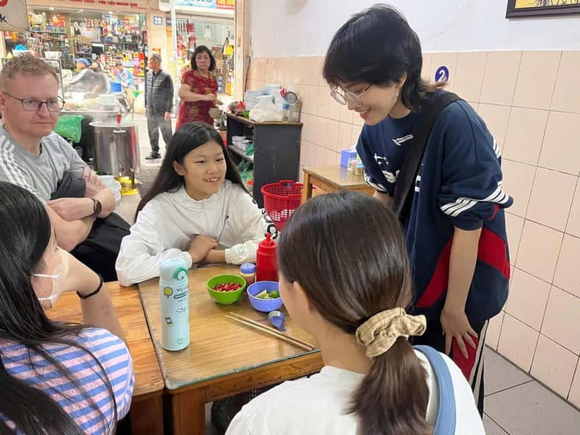 Hanoi: Old Quarter Street Food Walking Tour with Guide - Five Hanoi dishes, each with a story