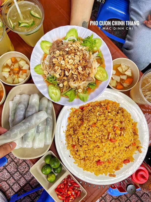 Hanoi: Private Motorbike Tour with Highlight Local Food - Key points at a glance