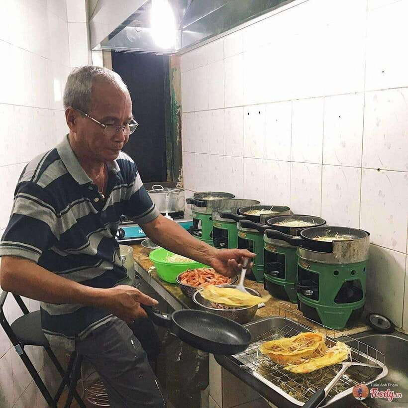 Hanoi: Private Motorbike Tour with Highlight Local Food - Hanoi Opera House and the French Quarter