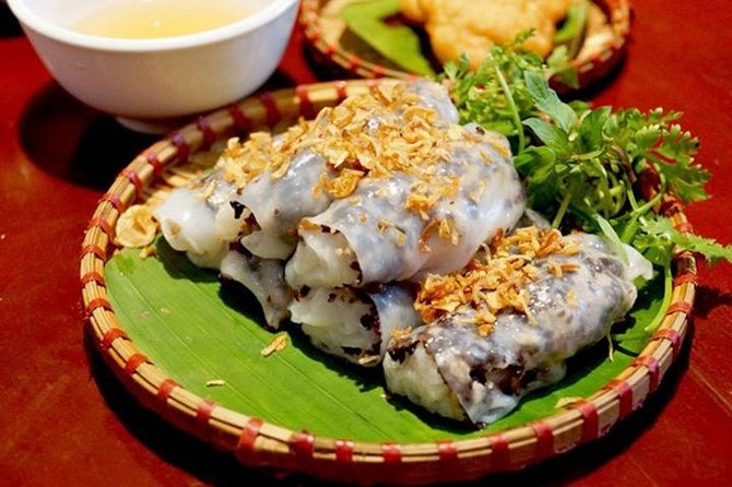 Hanoi Private Walking Tour: Street Food (HOT HOUR PROMOTING) - Guides who make the difference
