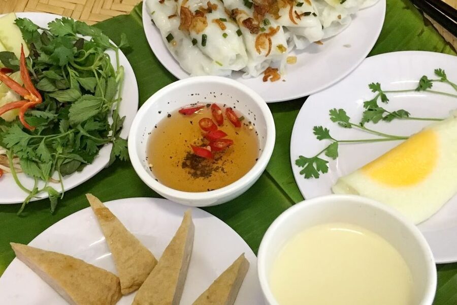 Hanoi: Small-Group Street Food Walking Tour - Pho shows the quiet side of Hanoi food
