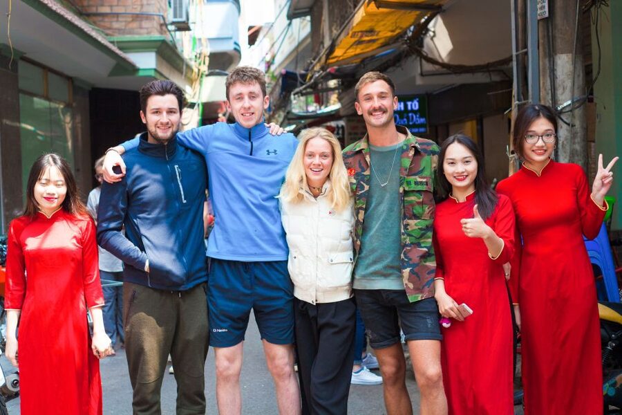 Hanoi: Small-Group Street Food Walking Tour - Sticky rice and ice cream is the surprise dessert