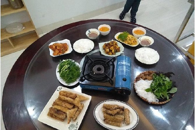 Hanoi Street Food Cooking Class - What the guide adds to the experience