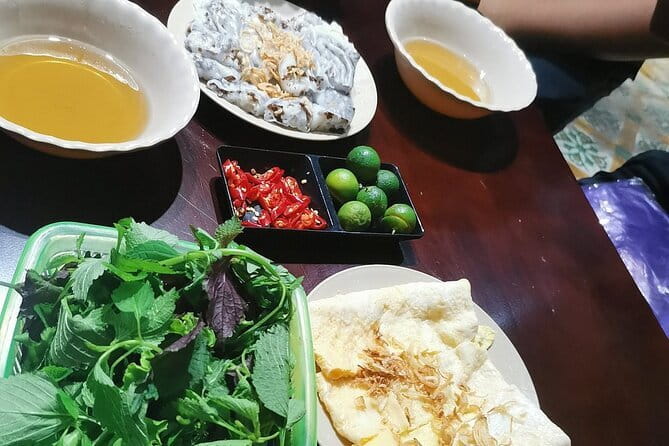 Hanoi Street Food Customized Walking Tour - What the guides add to the experience