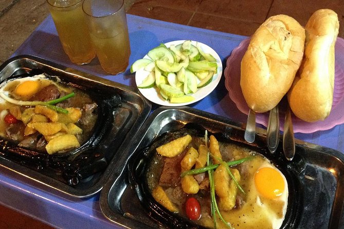 Hanoi Street Food Experience by Walking - Walking through the Old Quarter with a student guide