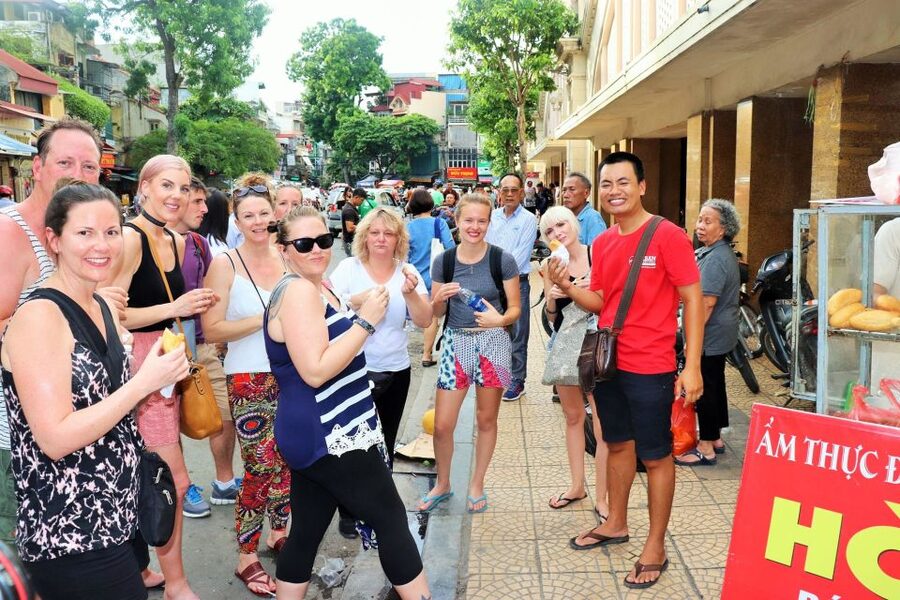 Hanoi: Street Food Experience with 5 Food Stops - Grilled nem chua and fruit salad
