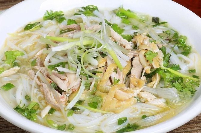 Hanoi Street Food: Small Group Walking Tour - Pho in two Hanoi styles
