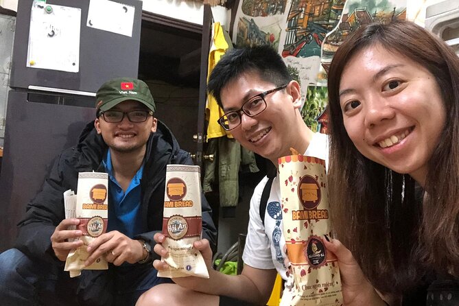 Hanoi street food tour (Private tour) - Dong Xuan Market and the useful market pause