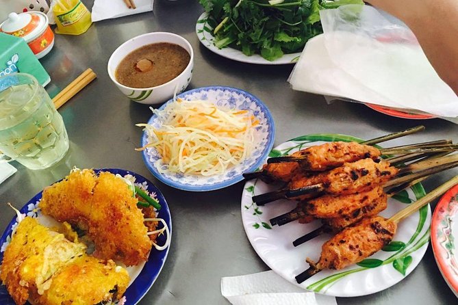 Hanoi street food tour (small group) - Stop three: fried spring rolls at Huyền nem rán Hàng Bè