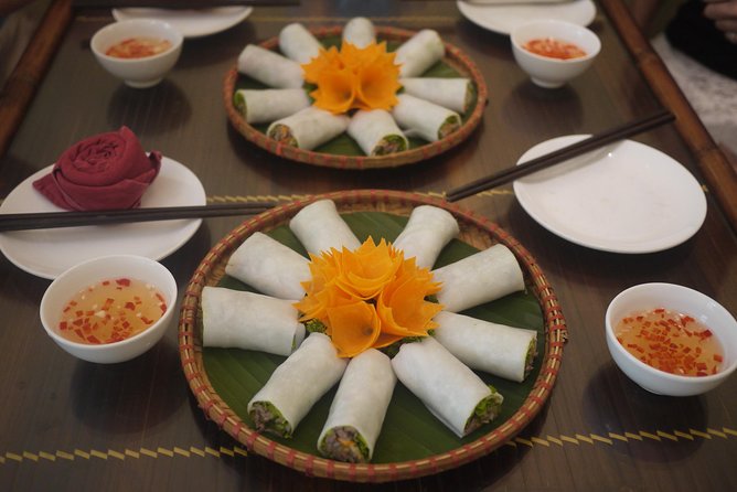 Hanoi street food tour small group tour - What a four-hour booking means at $25