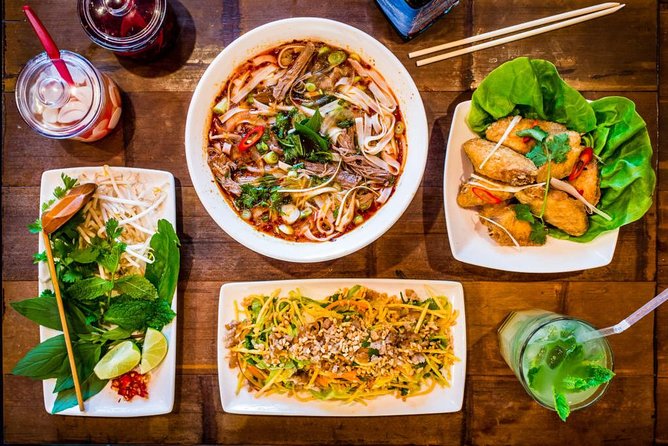 Hanoi street food tour (small group) - Starting in the Old Quarter