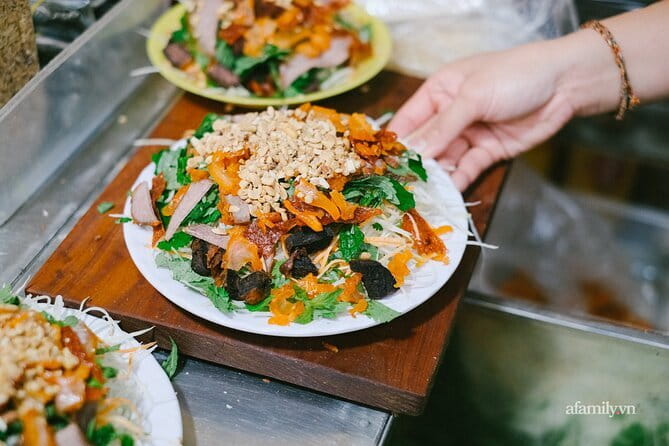 Hanoi Street Food Tour with Small Group - What the $35 price gets you