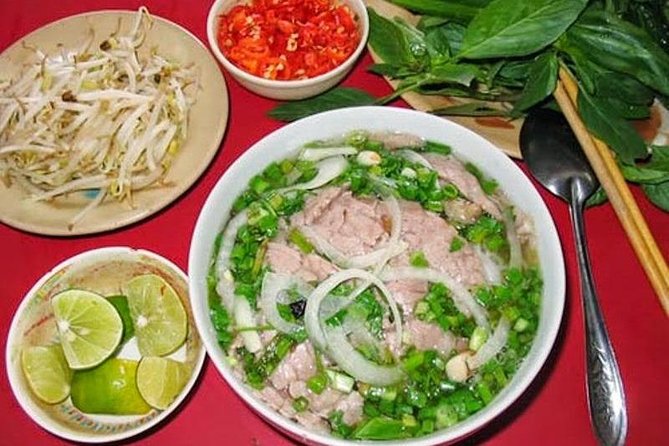 Hanoi Street Food Tour with Small Group and Expert Local Guide - Why Hanoi’s Old Quarter works so well for a food walk