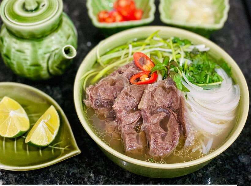 Hanoi: Street Food Tour with Train Street & Hidden Alleyways - Key points to know before you book