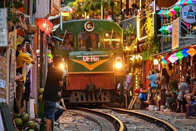 Hanoi street food walking and train street visit - Key points to know before booking