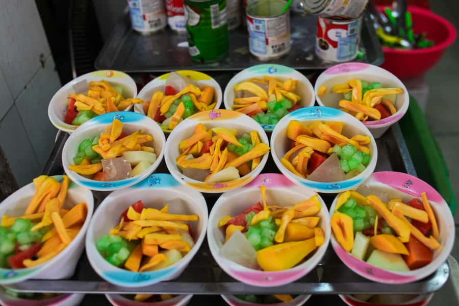 Hanoi: Street Food Walking Tour & Water Puppet Show - Who should book it
