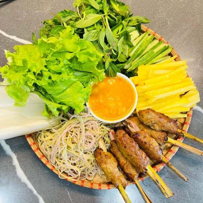 Hanoi Stroll & "Rolling" Street Food Walking Tour - Key points to know before booking