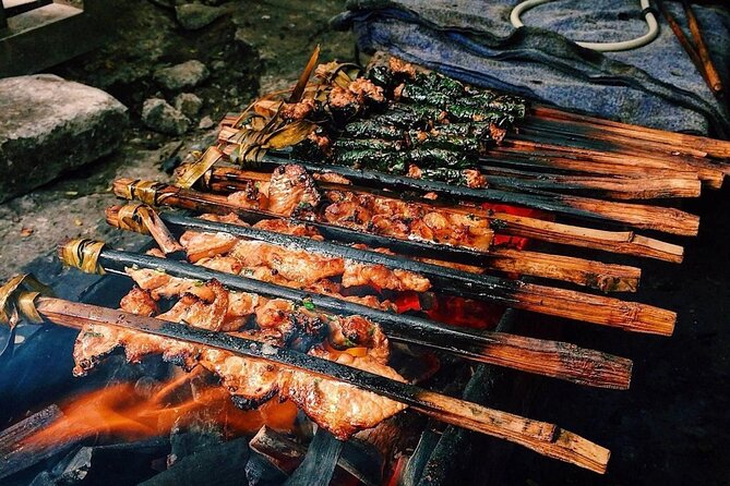 Hanoi The Best Street Food Experience | VEGETARIAN OPTION - The normal menu, from bún chả to bánh cuốn