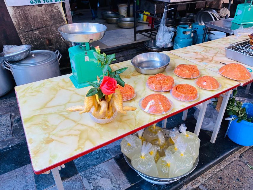 Hanoi: Vegan Street Food & Stories - A narrow alley, a beer stop, and local stories