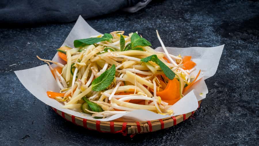 Hanoi Vegan Street Food & Train Street Tour - Crispy Choices: Banh Ran and Banh Xeo
