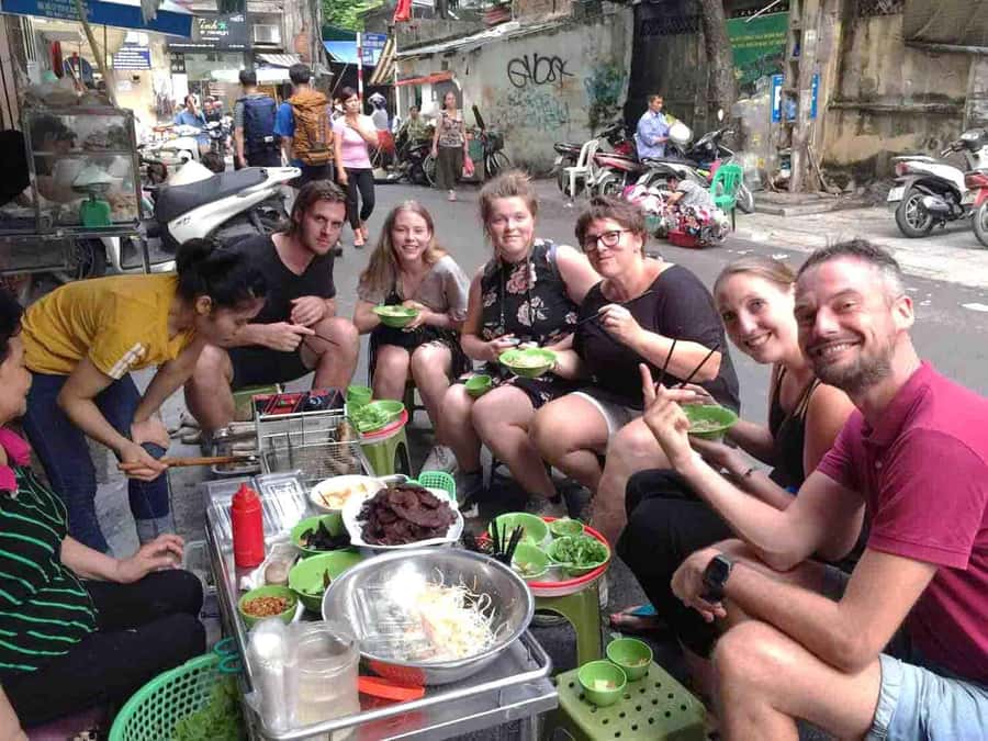 Hanoi: Vietnamese Street Food Tour with Local Guide - Who should book this evening food tour