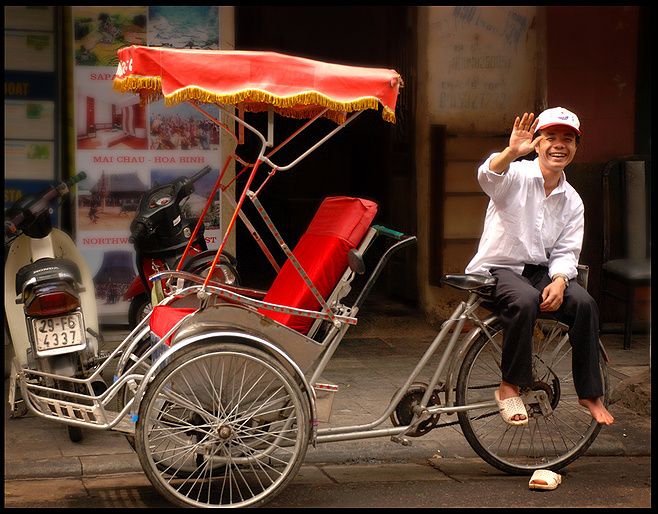 Hanoi Walking Street Food Tour & Cyclo Ride - Why this Hanoi food tour works well for a first evening