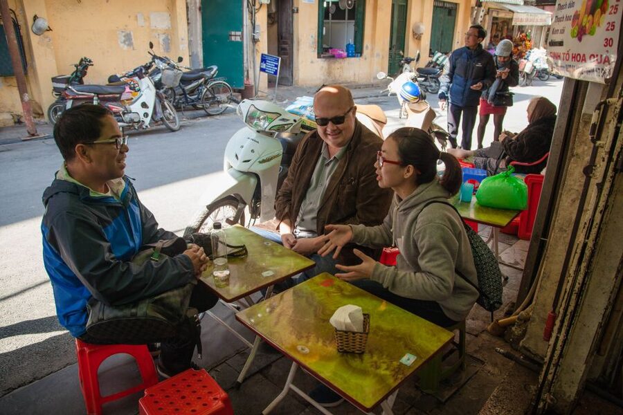 Hanoi Walking Street Food Tour & Cyclo Ride - Banh mi and the case for eating standing up