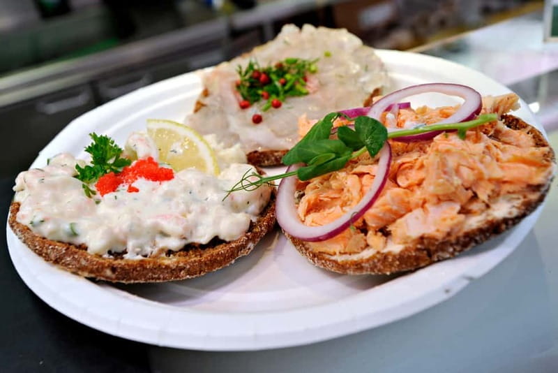 Helsinki: Food Walking Tour with Tastings - Trying cold-smoked reindeer and northern flavors