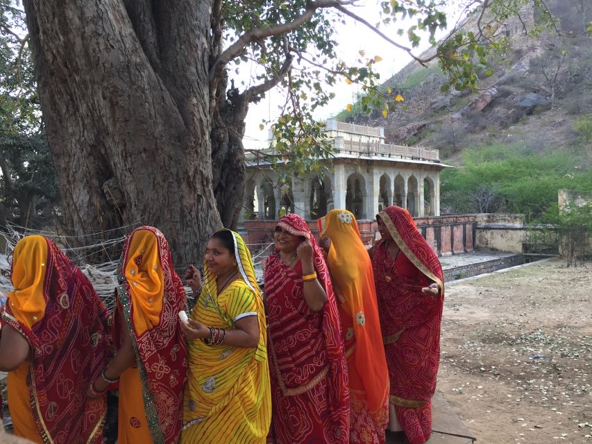 Heritage Walk & Street Food Tasting in Jaipur - Why this Jaipur walk feels different