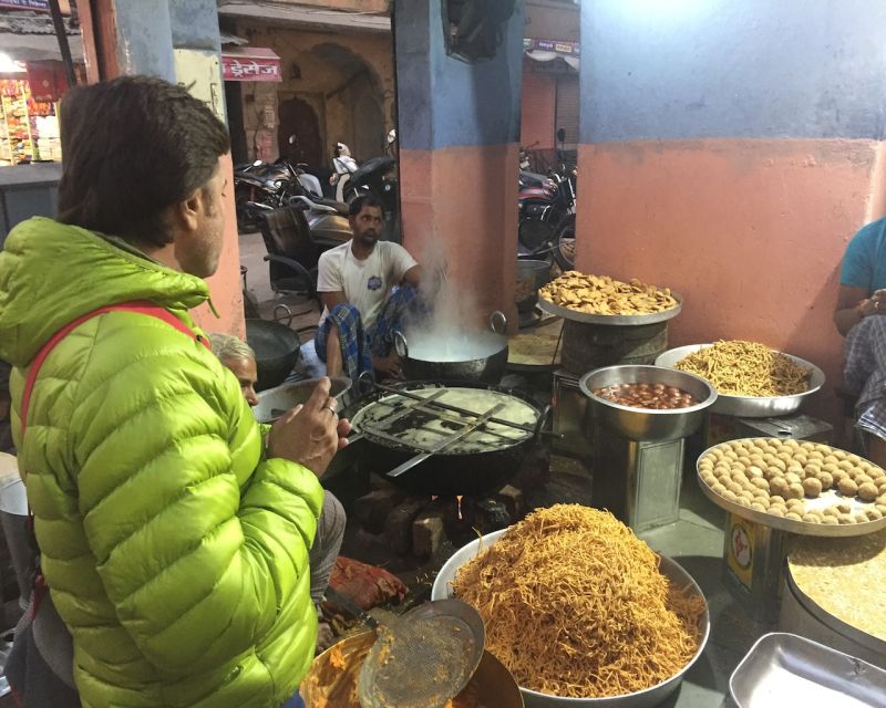Heritage Walk & Street Food Tasting in Jaipur - Starting at Golcha Cinema and entering Chaura Rasta