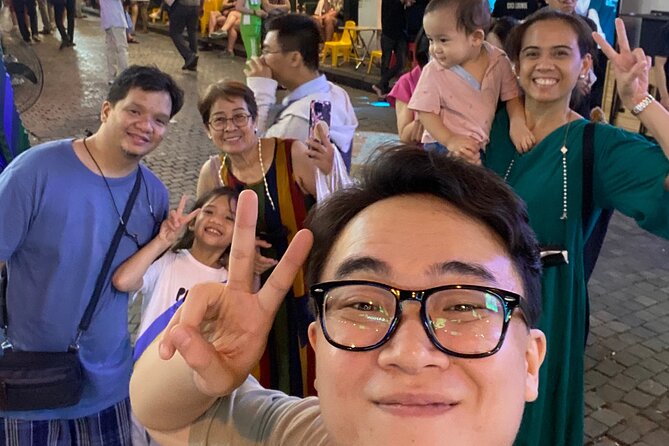 [Hi-end] Private Hanoi Street Food Tour With Real Foodie - Meeting Chris at 41 Luong Van Can Street