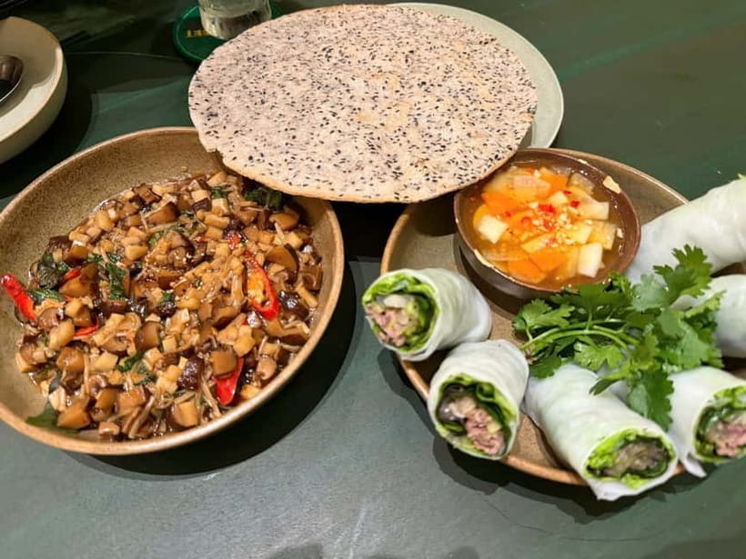 Ho Chi Minh City: Craft Beer and Local Food Tour by Scooter - Your first beer: fresh Bia Hoi in Saigon
