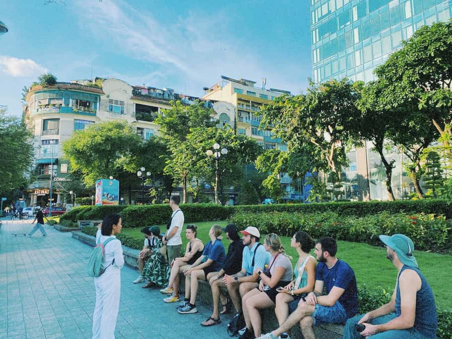 Ho Chi Minh City: Downtown Walking Tour with Local - Meeting the Ho Chi Minh statue