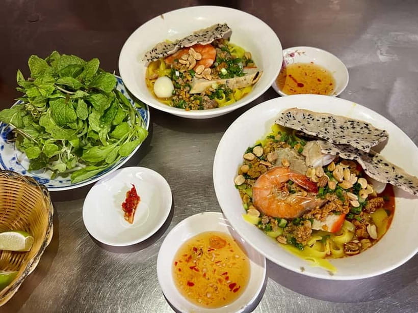 Ho Chi Minh City: Hidden Gems Street Food Walking Tour - The alley around 20 Thuoc Street