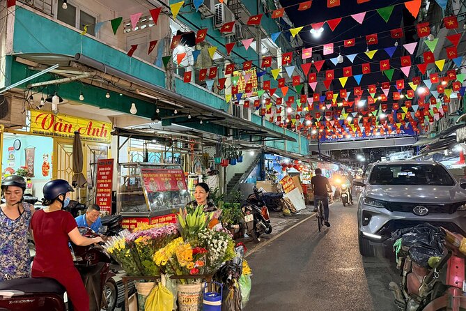 Ho Chi Minh City: Local Food Tour by Scooter with Vegan Option - Stop 1: Vegetarian pho at 54 Truong Quyen