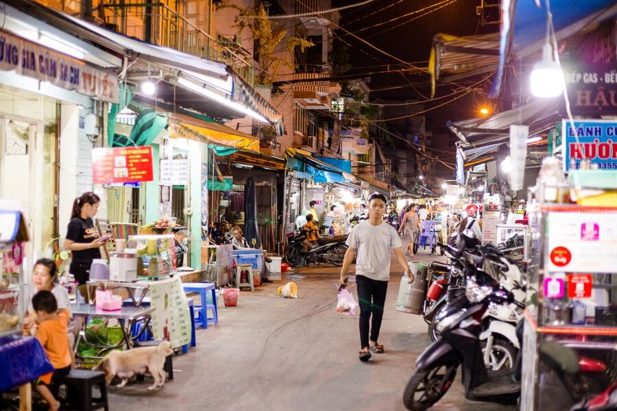 Ho Chi Minh City: Private Street Food Evening Walking Tour - Key points at a glance