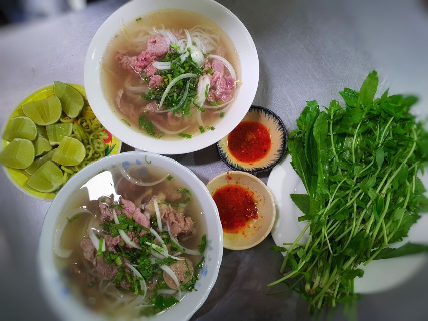 Ho Chi Minh City: Street Food and Sightseeing by Motorbike - The temple and Chinese religious traditions