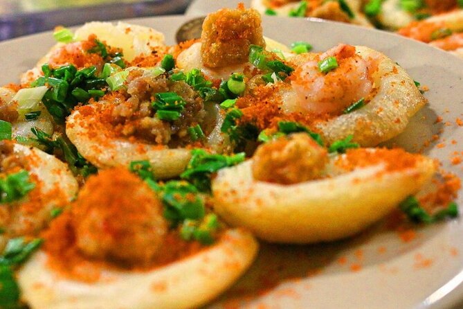 Ho Chi Minh City: Street Food & Sightseeing Tour with Local Guide - Safety, traffic, and comfort on the ride