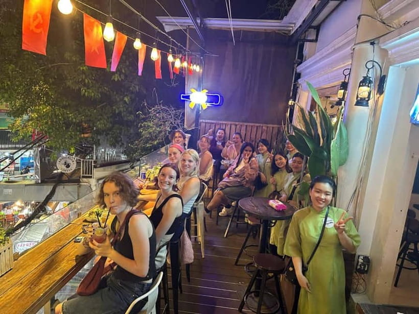 Ho Chi Minh City: Street Food Walking Tour with 12 Tastings - The city experience between bites