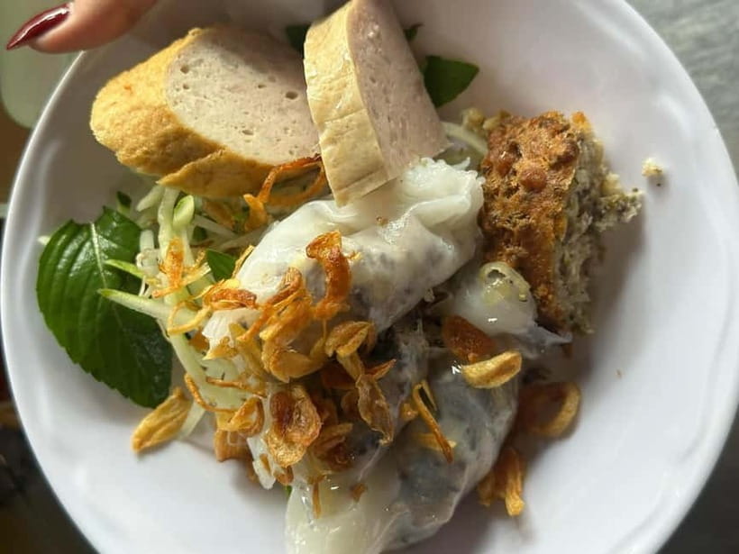 Ho Chi Minh City: Super Niche Walking Street Food Tour - Dietary Restrictions and Food Safety
