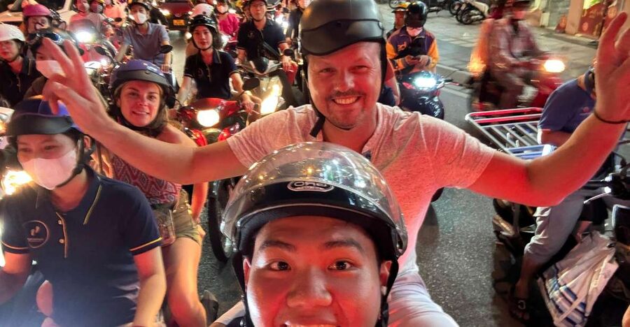 Ho Chi Minh: Local Food Tour by Scooter with Vegan Option - Beer, coffee, tea, and the final snack