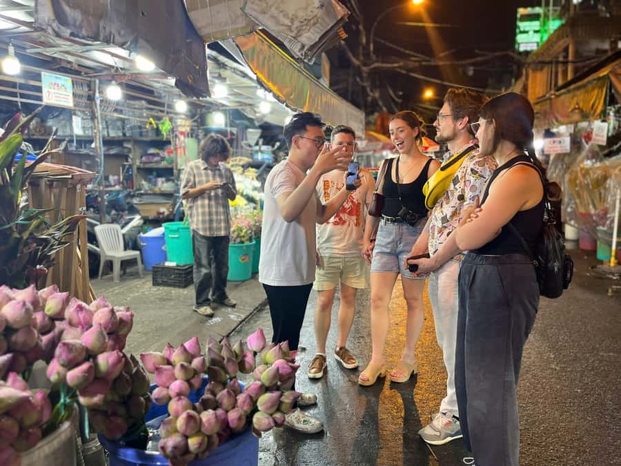 Ho Chi Minh: Local Food Tour by Scooter with Vegan Option - The guides make or break the evening